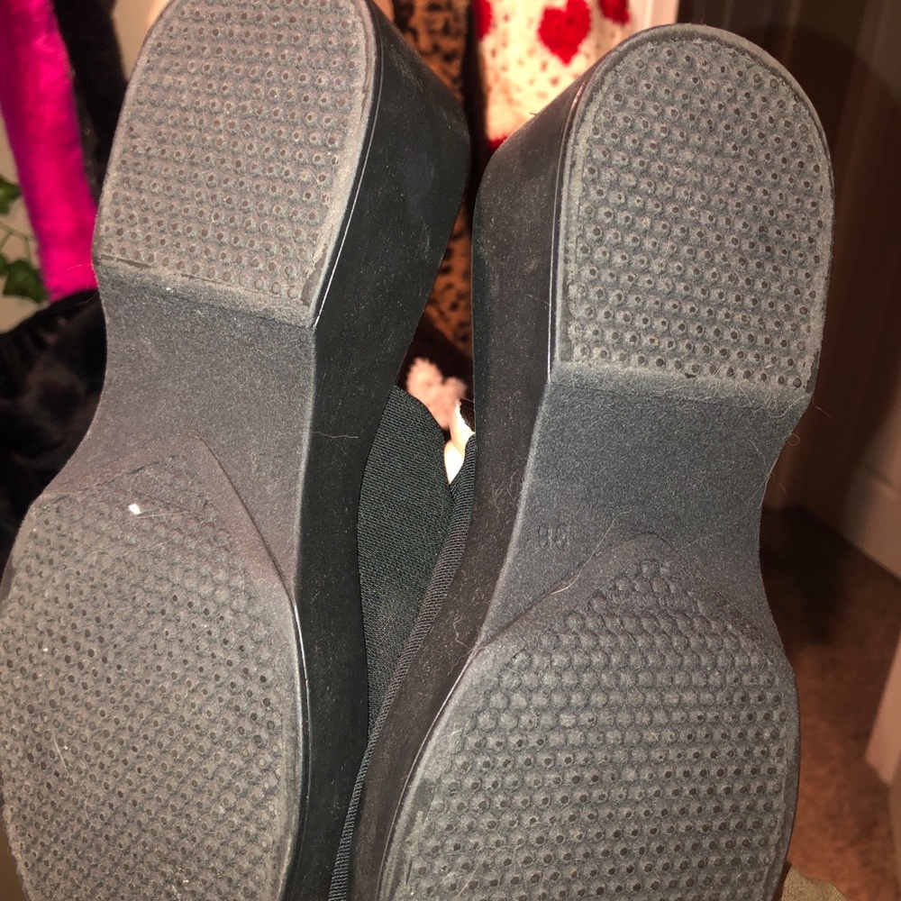 Steve Madden Black Platform Slide Sandals - Picture 4 of 8
